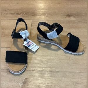 Women’s BOB’S Skechers Sandals Size 8.5 NWT